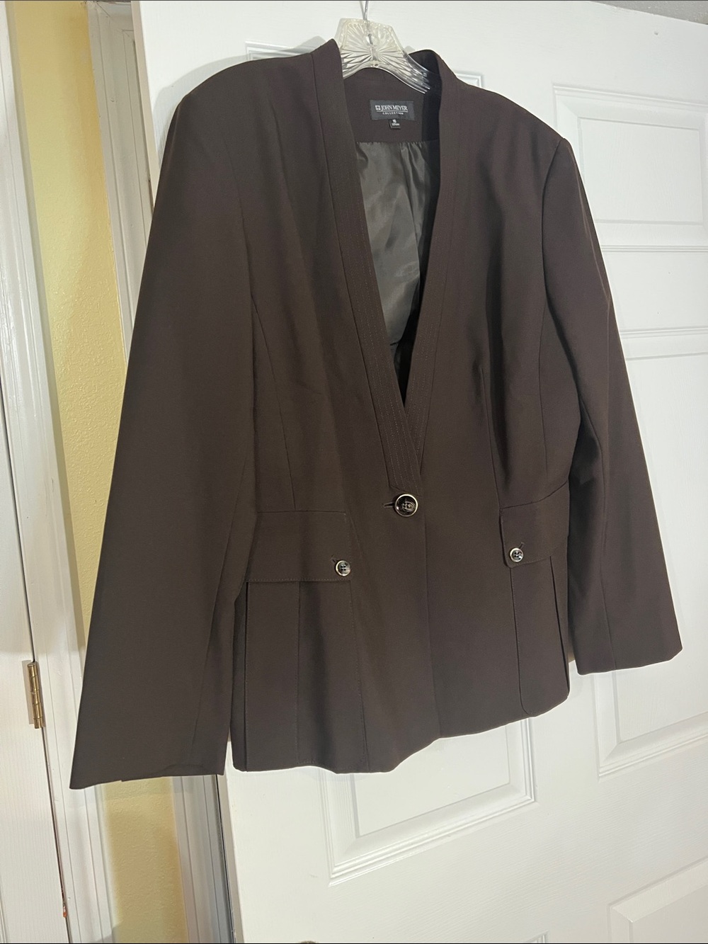 Petite Shawl-Collar Brown Tailored Blazer